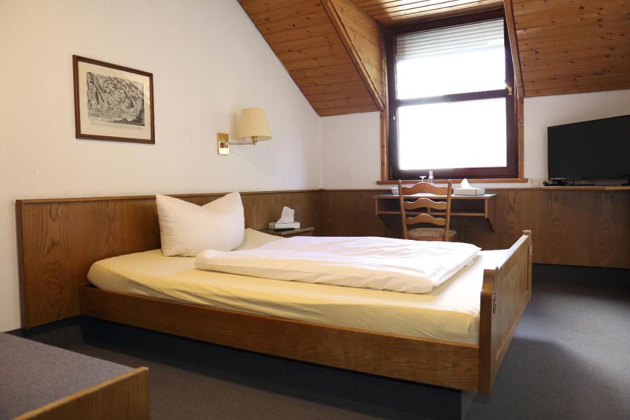 Autobahnraststatte Und Hotel Riedener Wald Ost Hausen  Extérieur photo